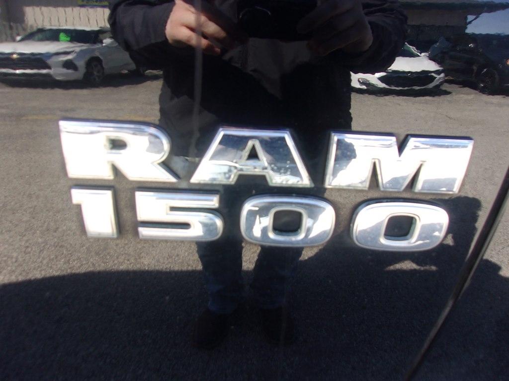 RAM 1500 4WD Crew Cab 140.5" Express 2014