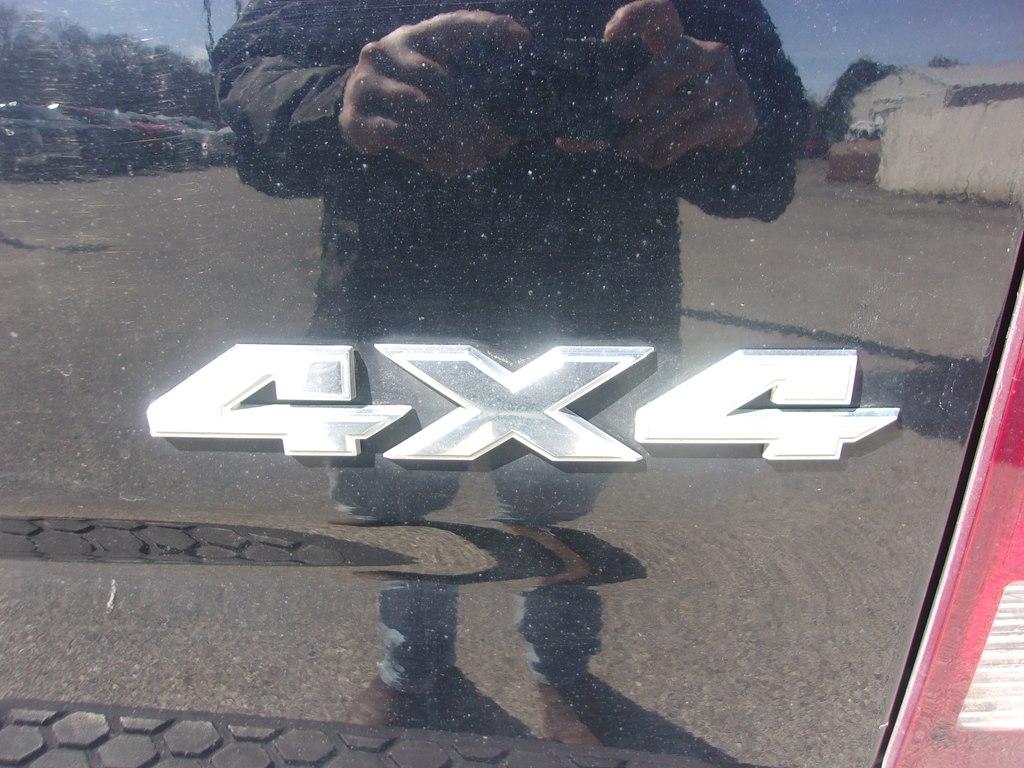 RAM 1500 4WD Crew Cab 140.5" Express 2014