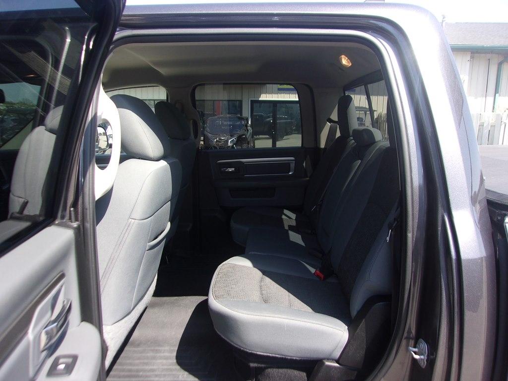 RAM 1500 Classic Warlock 4x4 Crew Cab 5'7" Box 2019