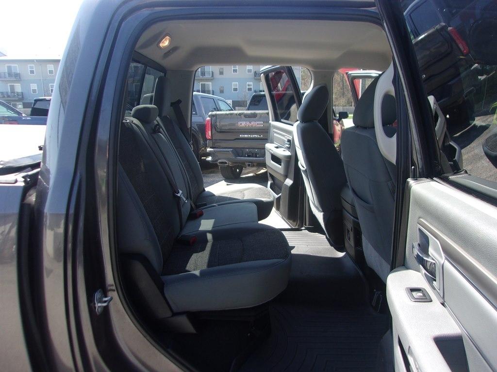 RAM 1500 Classic Warlock 4x4 Crew Cab 5'7" Box 2019