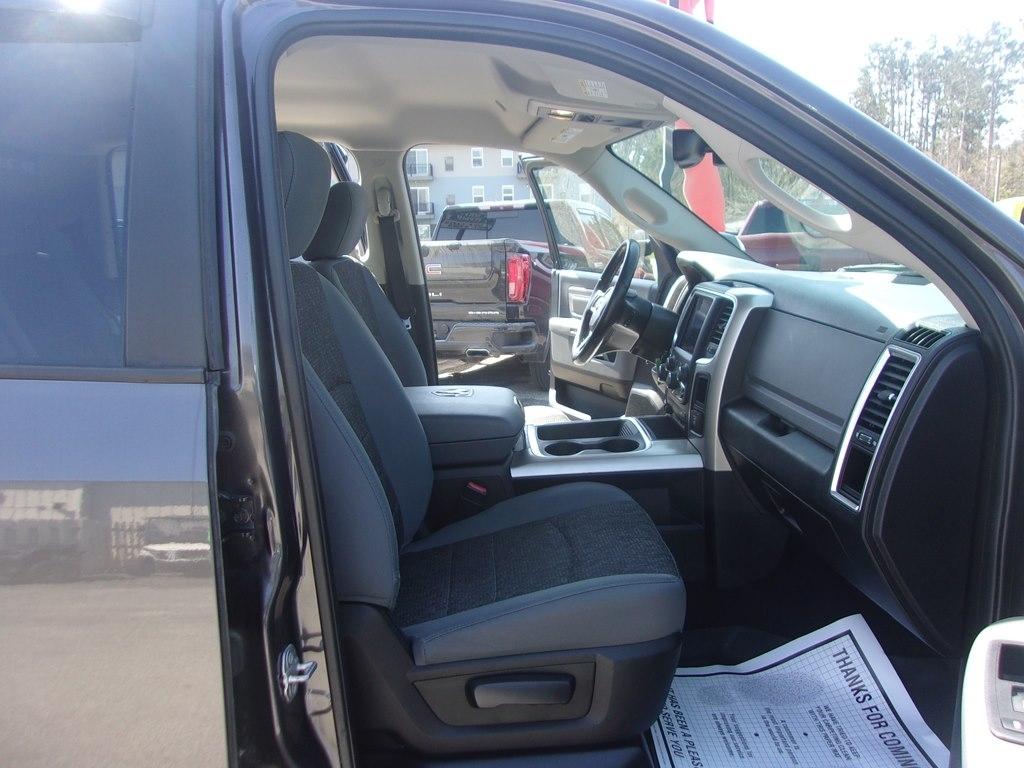 RAM 1500 Classic Warlock 4x4 Crew Cab 5'7" Box 2019