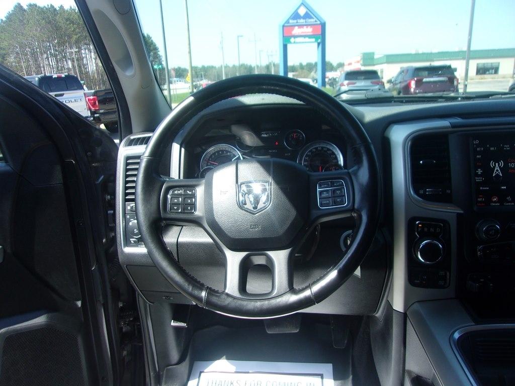 RAM 1500 Classic Warlock 4x4 Crew Cab 5'7" Box 2019