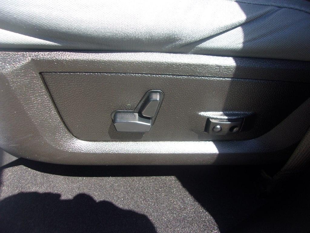 RAM 1500 Classic Warlock 4x4 Crew Cab 5'7" Box 2019