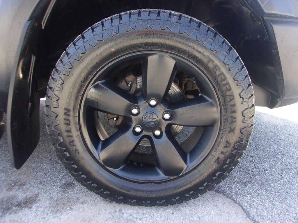 RAM 1500 Classic Warlock 4x4 Crew Cab 5'7" Box 2019