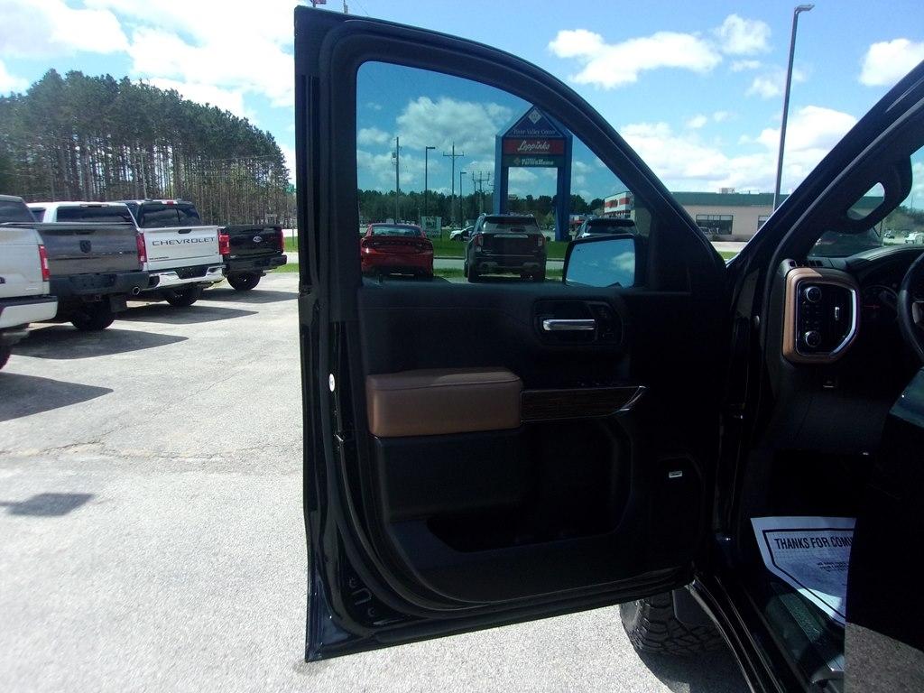Chevrolet Silverado 1500 LTD 4WD Crew Cab 147" High Country 2022