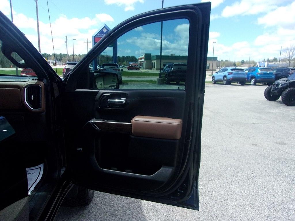Chevrolet Silverado 1500 LTD 4WD Crew Cab 147" High Country 2022