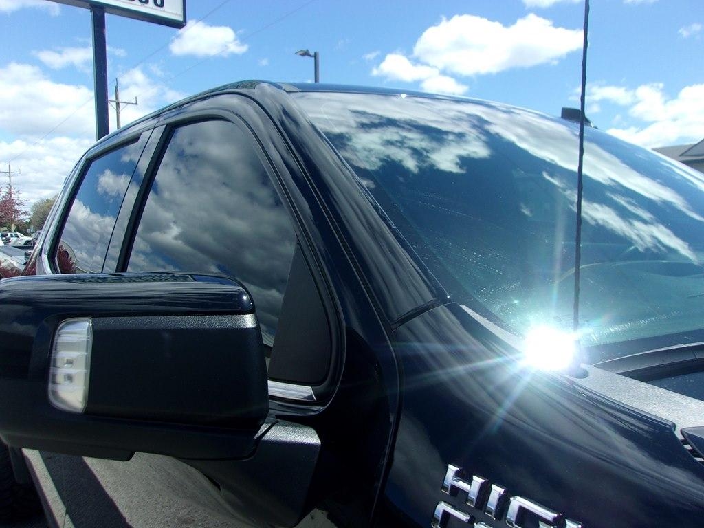 Chevrolet Silverado 1500 LTD 4WD Crew Cab 147" High Country 2022