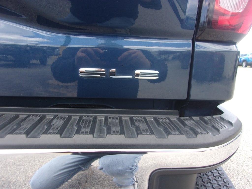 GMC Sierra 1500 4WD Crew Cab 147" SLE 2019