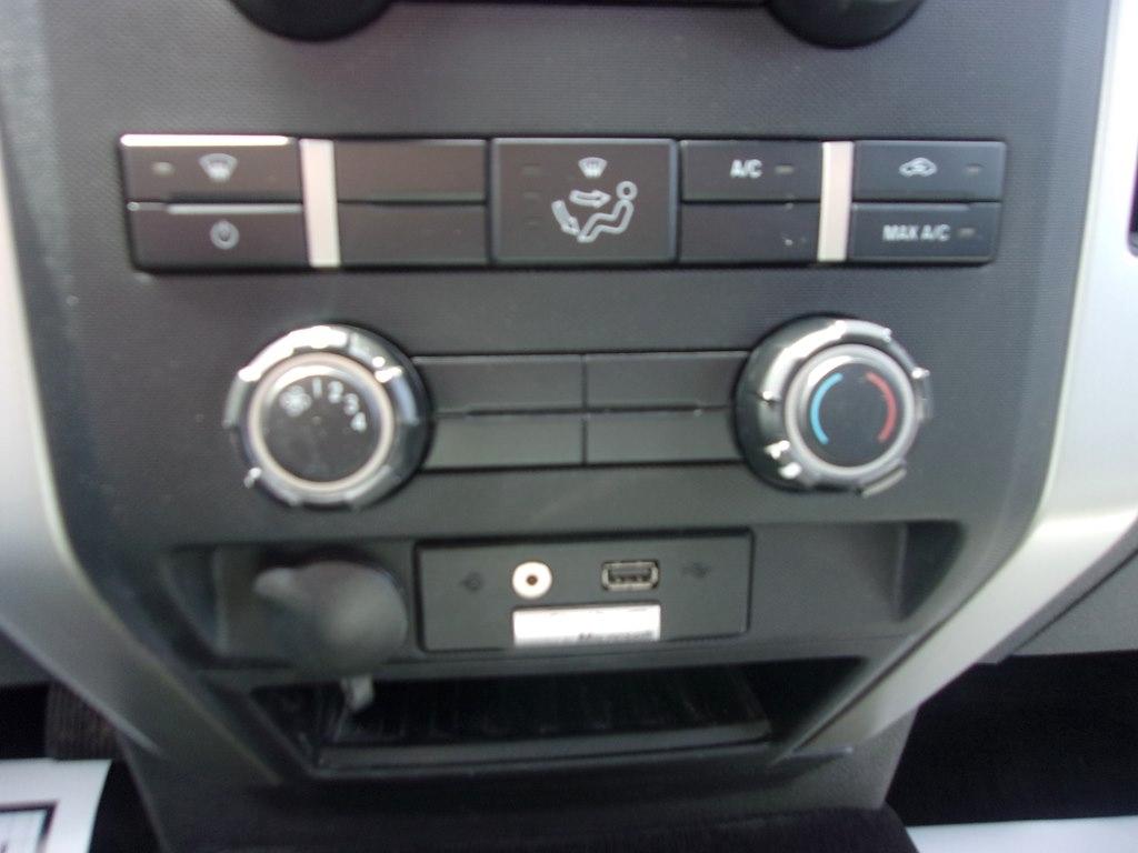 Ford F-150 4WD SuperCrew 145" Platinum 2014