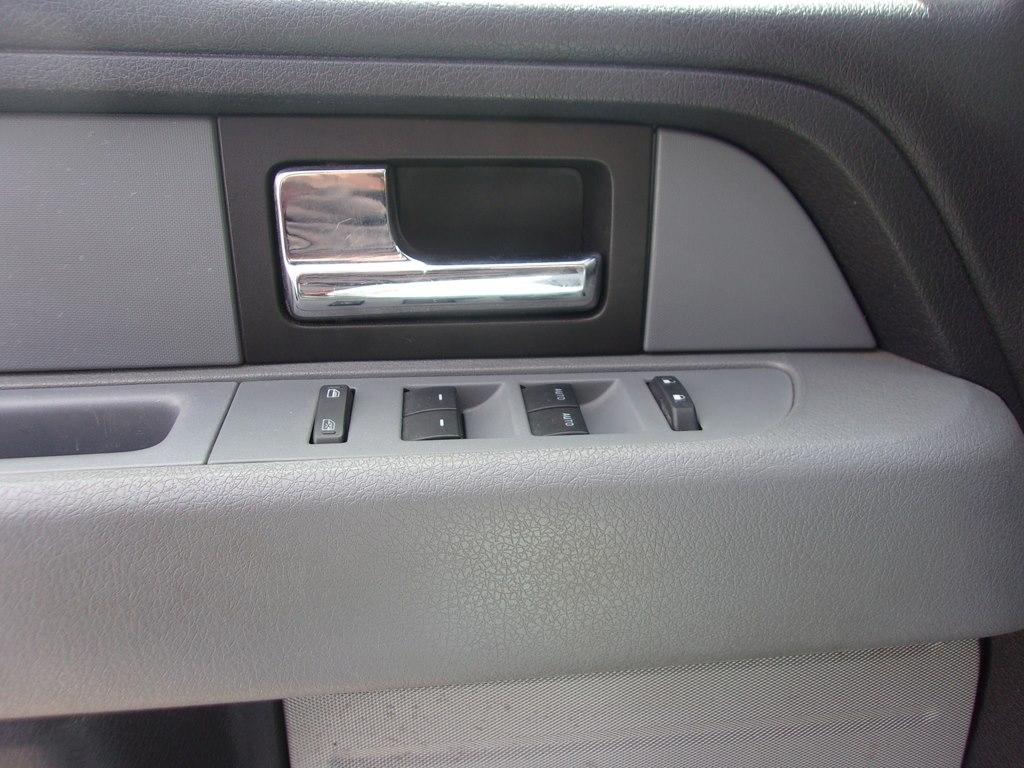 Ford F-150 4WD SuperCrew 145" Platinum 2014