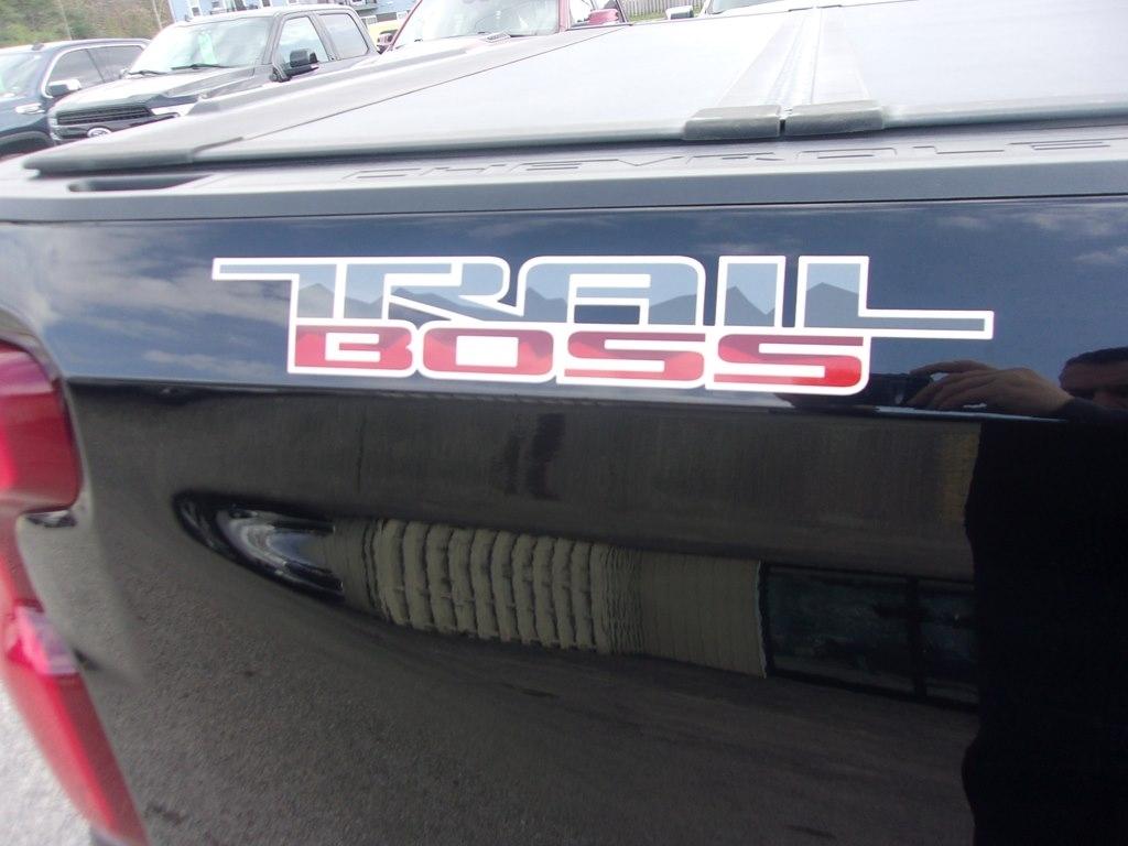 Chevrolet Silverado 1500 4WD Crew Cab 147" LT Trail Boss 2021