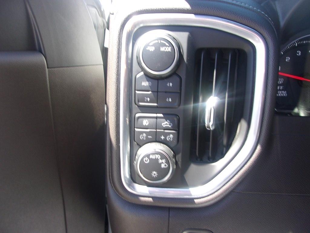 Chevrolet Silverado 1500 4WD Double Cab 147" RST 2020