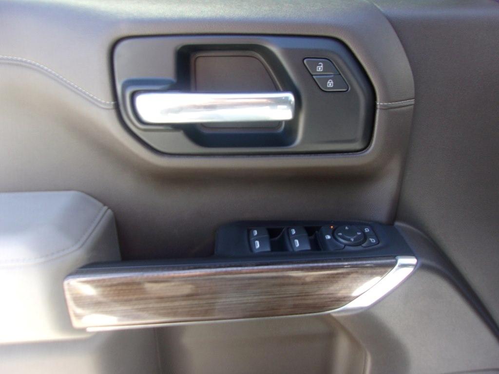 Chevrolet Silverado 1500 4WD Double Cab 147" RST 2020