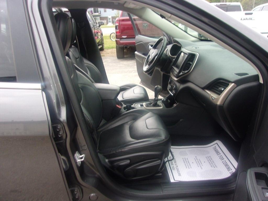 Jeep Cherokee 4WD 4dr Limited 2016