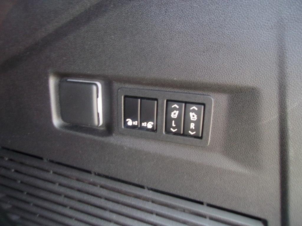 Chevrolet Tahoe 4WD 4dr LT 2022
