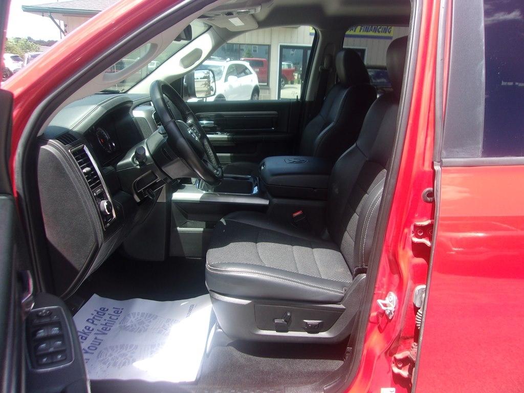 RAM 1500 4WD Crew Cab 149" Sport 2017
