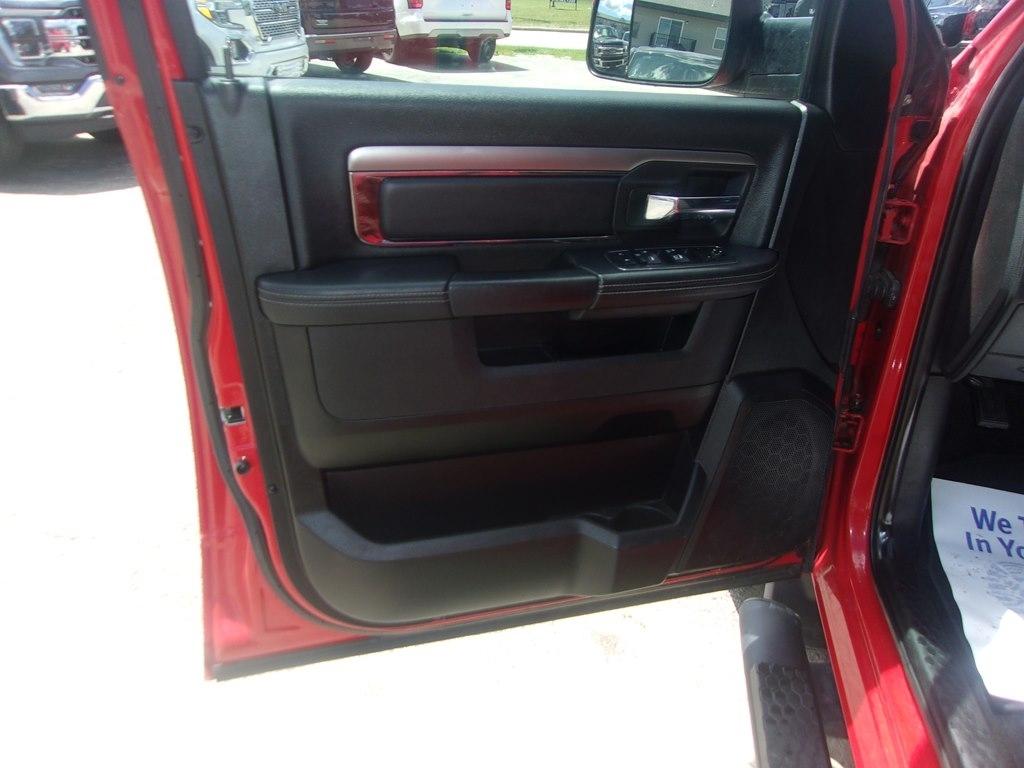 RAM 1500 4WD Crew Cab 149" Sport 2017