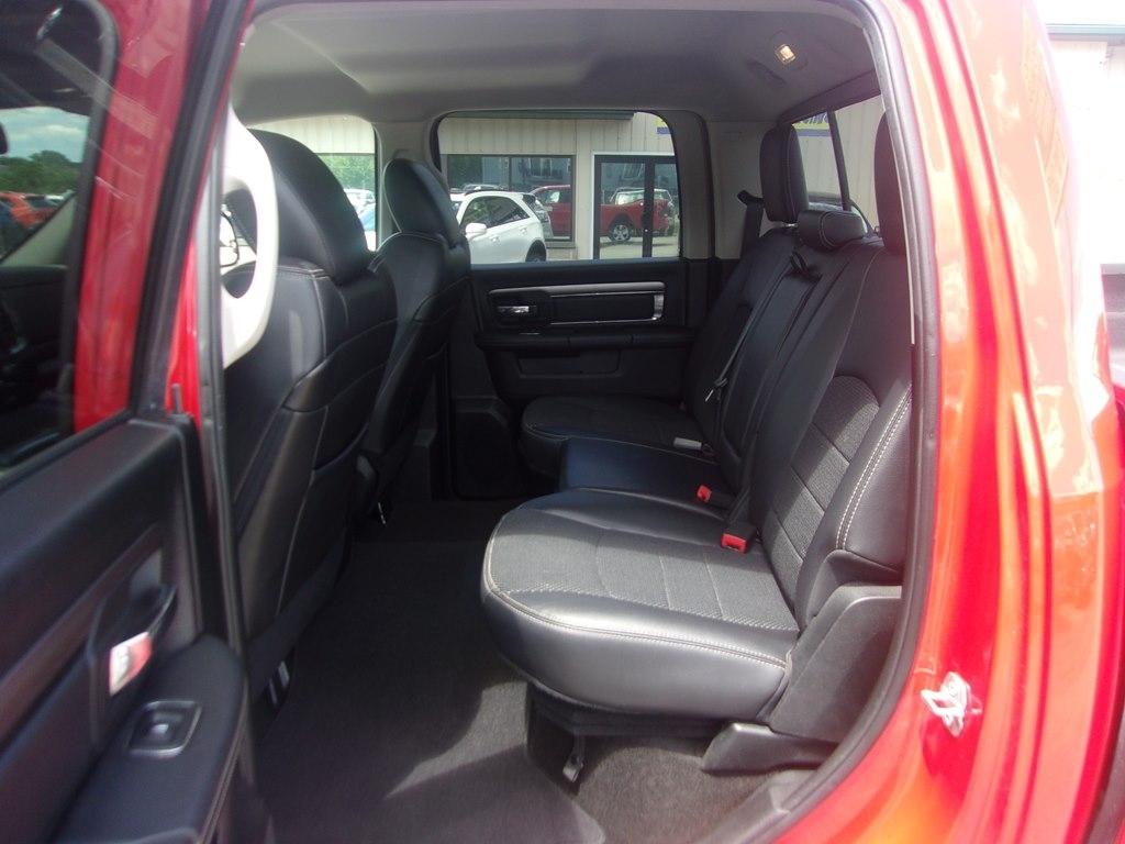 RAM 1500 4WD Crew Cab 149" Sport 2017
