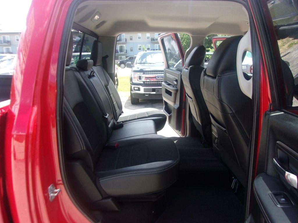 RAM 1500 4WD Crew Cab 149" Sport 2017
