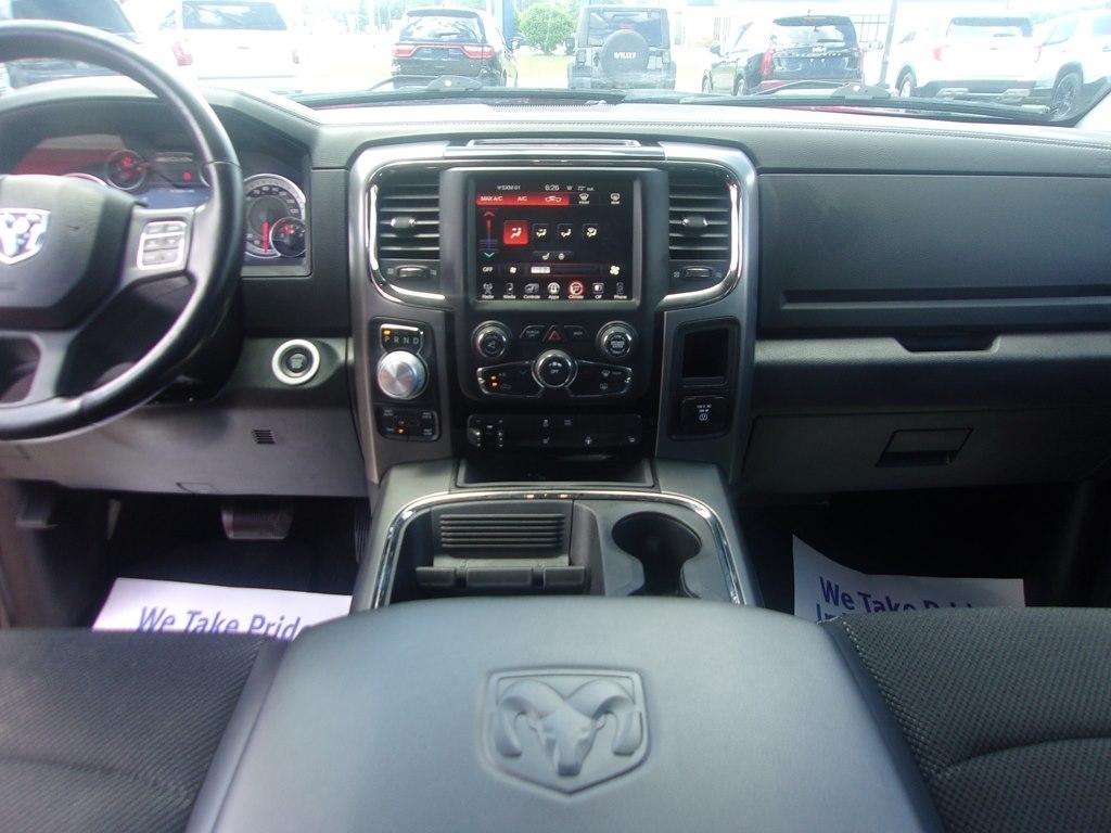RAM 1500 4WD Crew Cab 149" Sport 2017