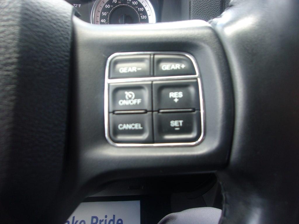 RAM 1500 4WD Crew Cab 149" Sport 2017
