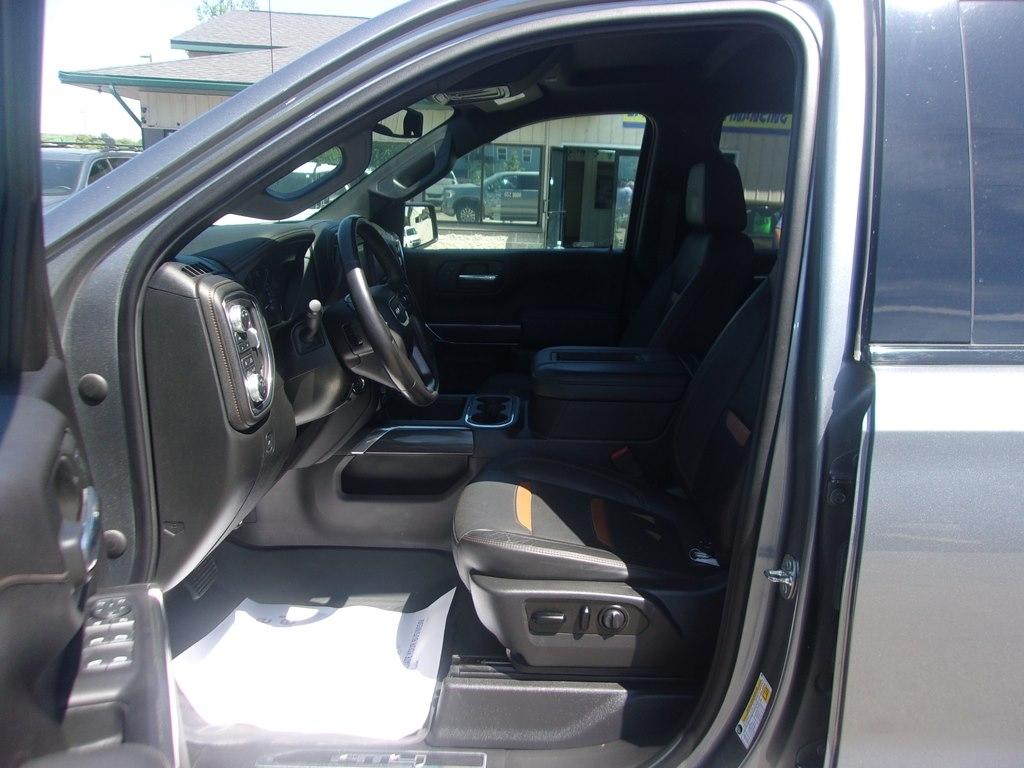 GMC Sierra 1500 4WD Crew Cab 147" AT4 2021