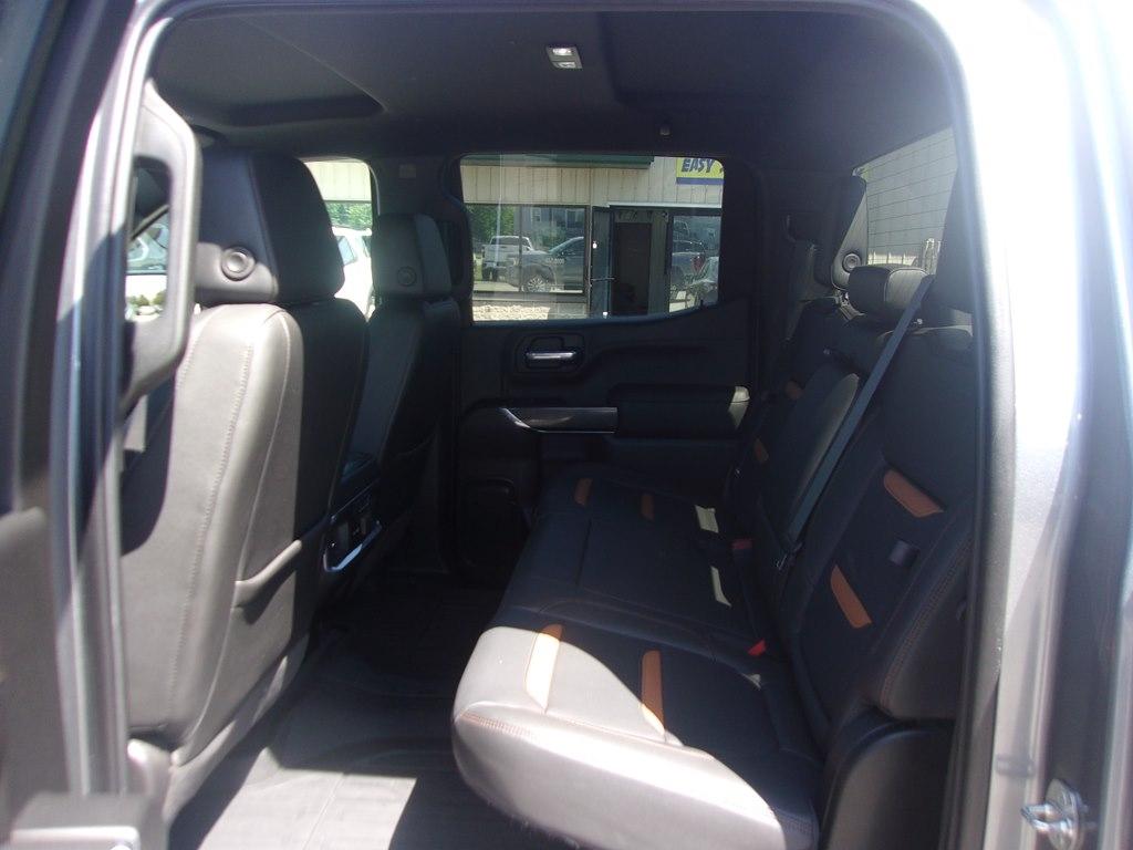 GMC Sierra 1500 4WD Crew Cab 147" AT4 2021
