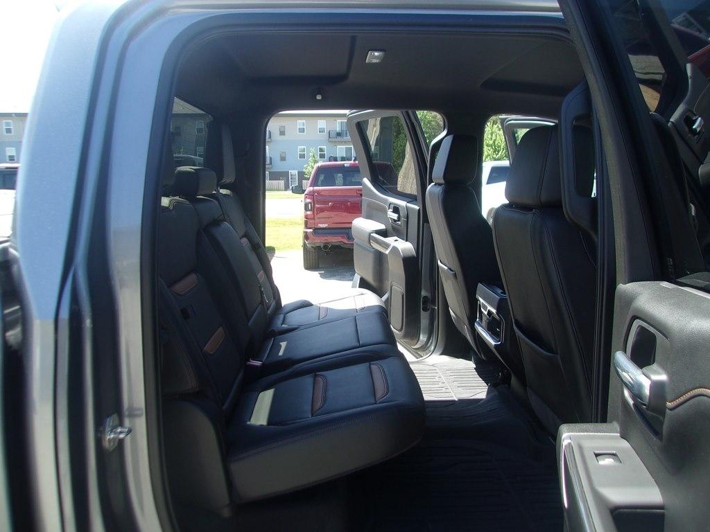 GMC Sierra 1500 4WD Crew Cab 147" AT4 2021