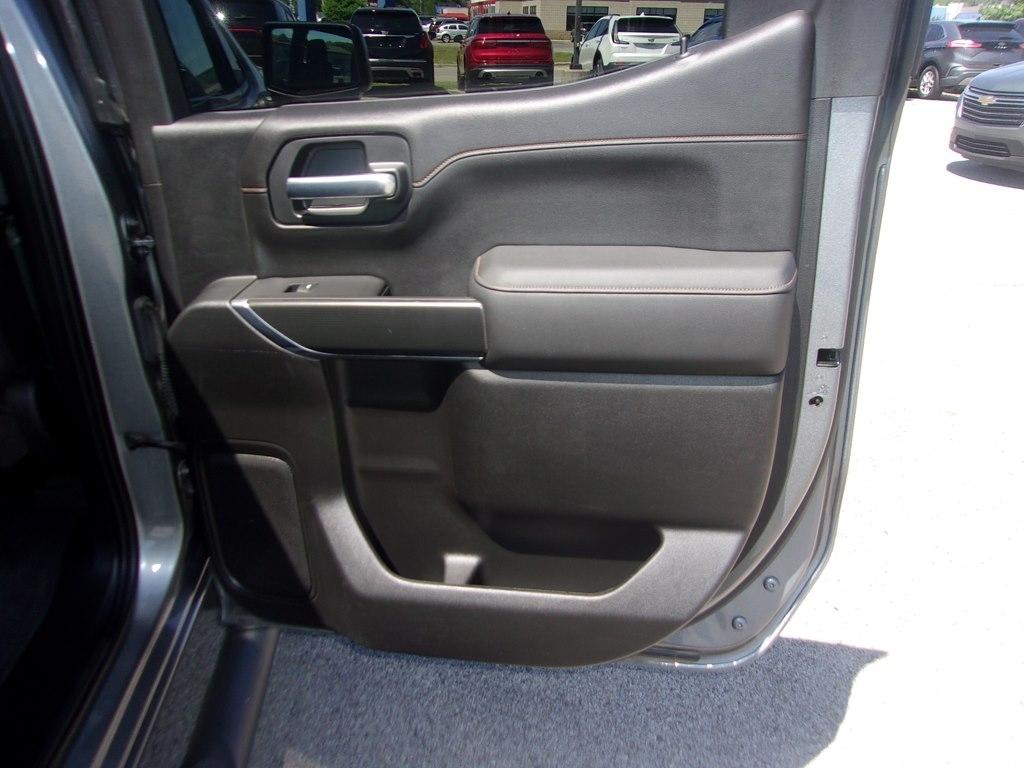 GMC Sierra 1500 4WD Crew Cab 147" AT4 2021