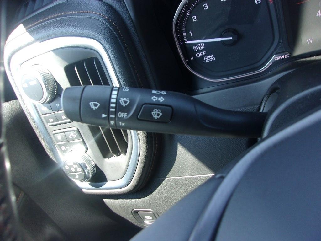 GMC Sierra 1500 4WD Crew Cab 147" AT4 2021