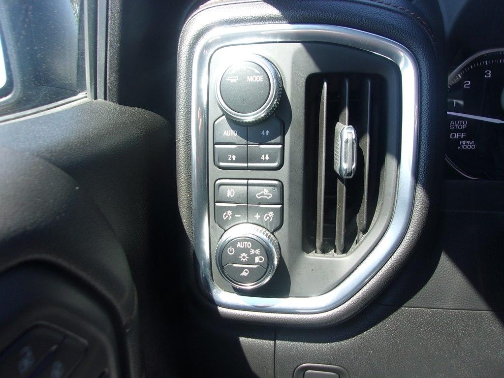 GMC Sierra 1500 4WD Crew Cab 147" AT4 2021