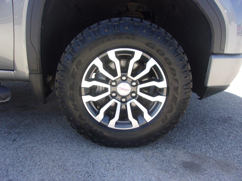 GMC Sierra 1500 4WD Crew Cab 147" AT4 2021