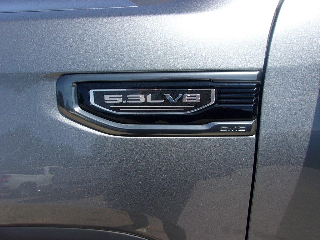 GMC Sierra 1500 4WD Crew Cab 147" AT4 2021