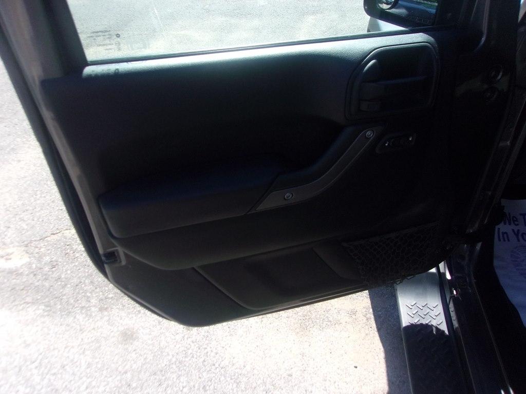 Jeep Wrangler Unlimited 4WD 4dr Willys Wheeler 2016