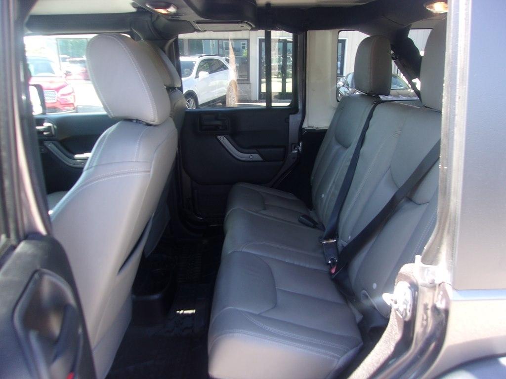 Jeep Wrangler Unlimited 4WD 4dr Willys Wheeler 2016