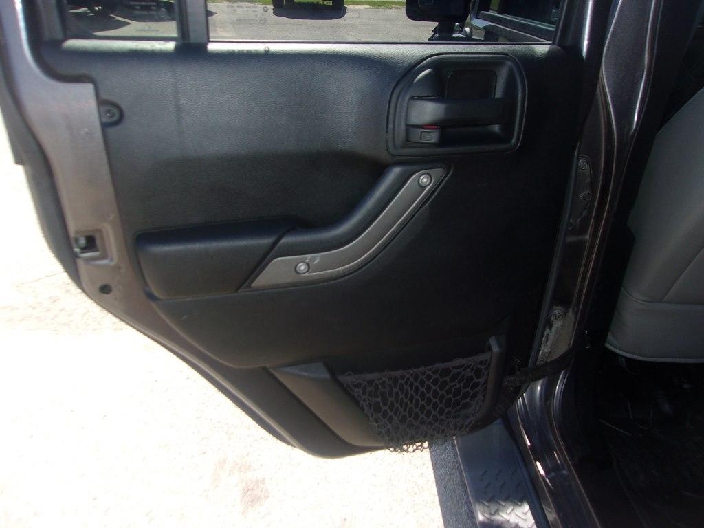 Jeep Wrangler Unlimited 4WD 4dr Willys Wheeler 2016