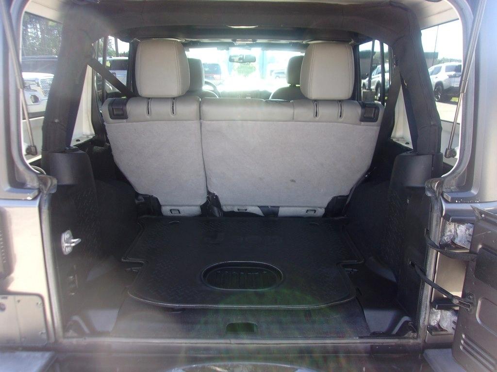 Jeep Wrangler Unlimited 4WD 4dr Willys Wheeler 2016