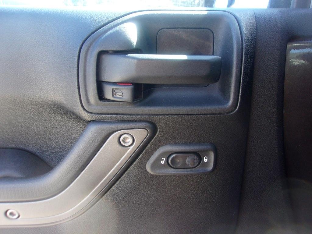 Jeep Wrangler Unlimited 4WD 4dr Willys Wheeler 2016