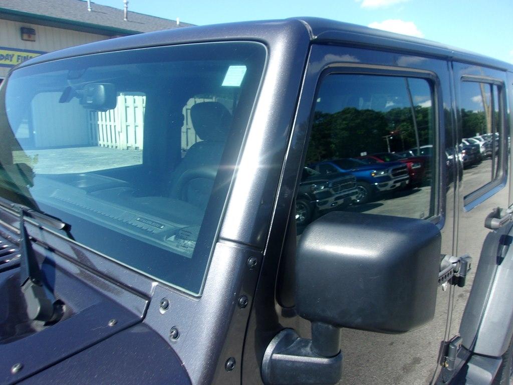 Jeep Wrangler Unlimited 4WD 4dr Willys Wheeler 2016