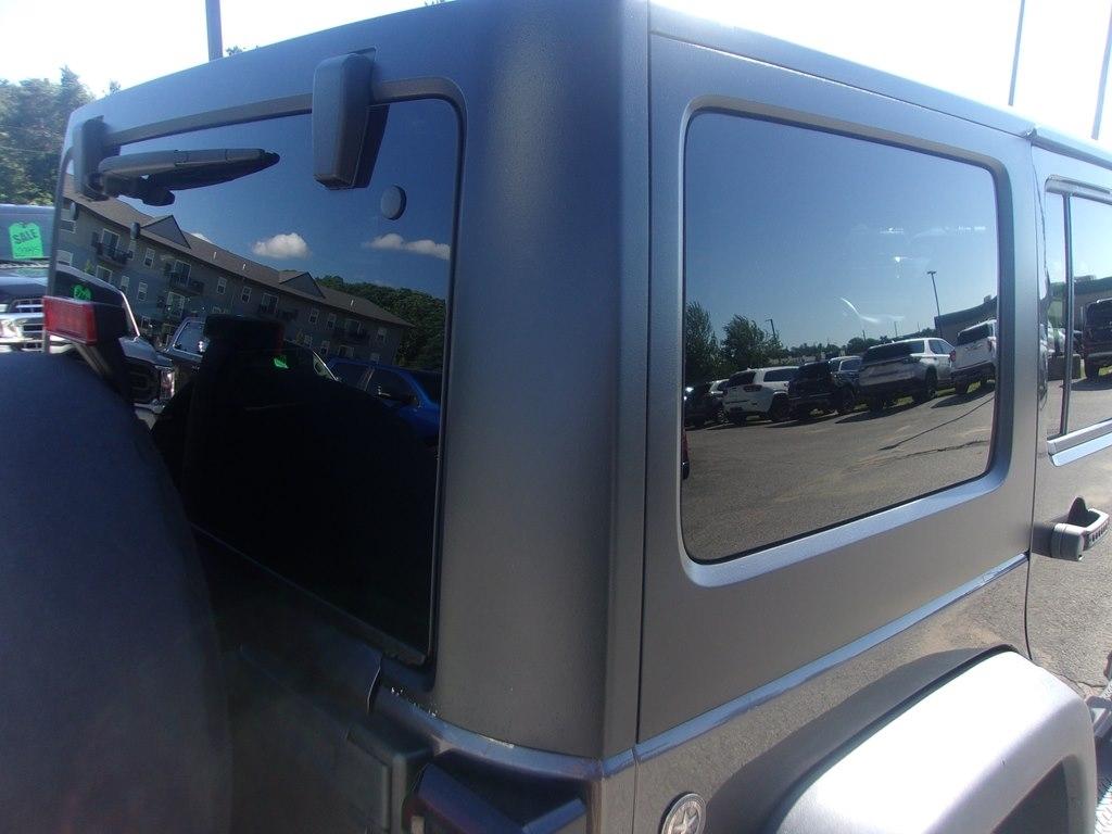 Jeep Wrangler Unlimited 4WD 4dr Willys Wheeler 2016