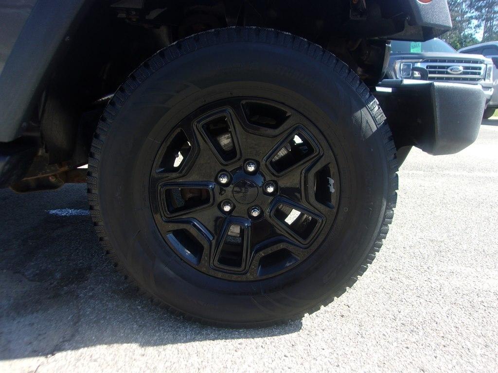 Jeep Wrangler Unlimited 4WD 4dr Willys Wheeler 2016