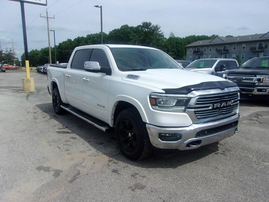 RAM 1500 Laramie 4x4 Crew Cab 5'7" Box 2021