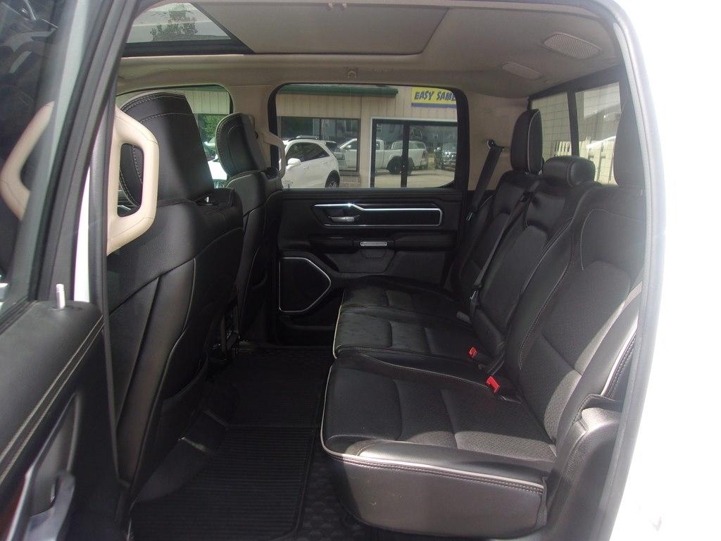 RAM 1500 Laramie 4x4 Crew Cab 5'7" Box 2021