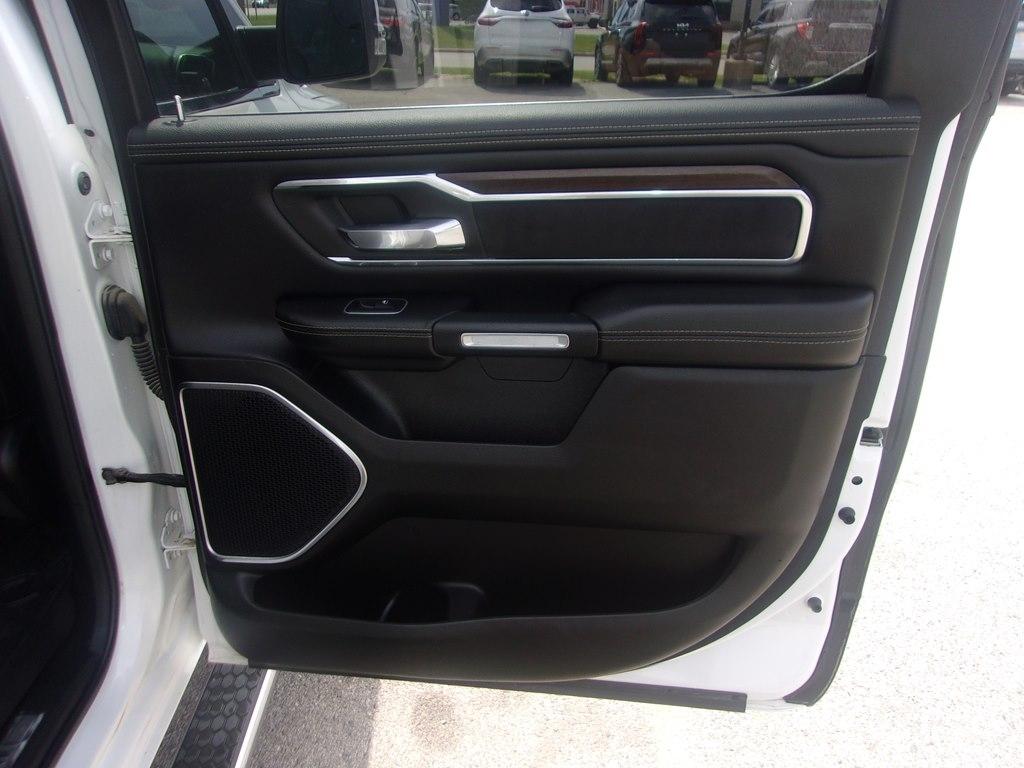 RAM 1500 Laramie 4x4 Crew Cab 5'7" Box 2021