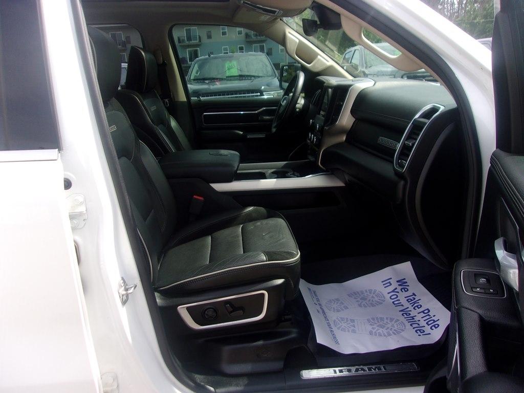 RAM 1500 Laramie 4x4 Crew Cab 5'7" Box 2021