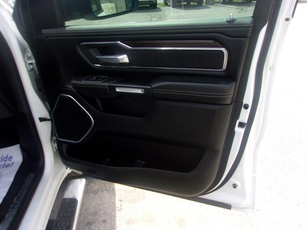 RAM 1500 Laramie 4x4 Crew Cab 5'7" Box 2021