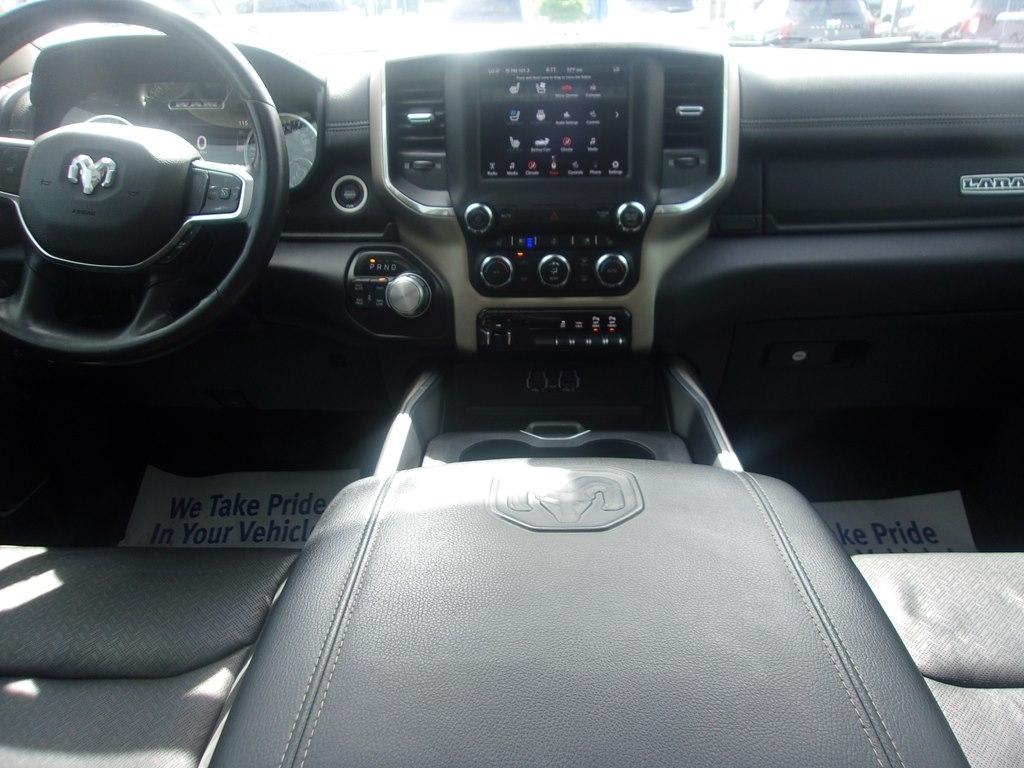 RAM 1500 Laramie 4x4 Crew Cab 5'7" Box 2021