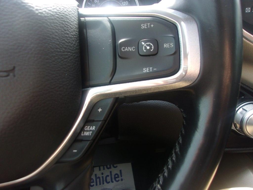 RAM 1500 Laramie 4x4 Crew Cab 5'7" Box 2021