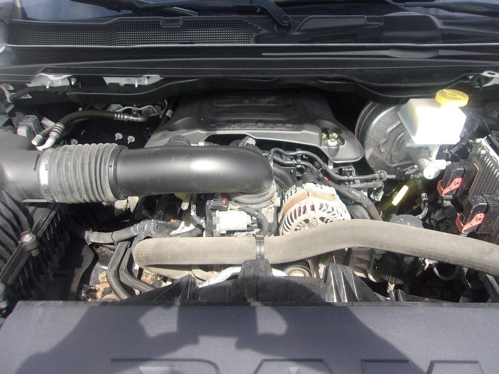 RAM 1500 Laramie 4x4 Crew Cab 5'7" Box 2021