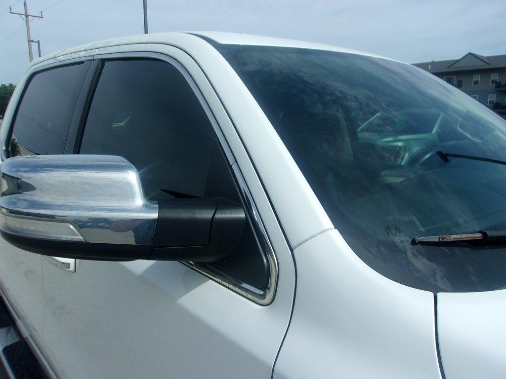 RAM 1500 Laramie 4x4 Crew Cab 5'7" Box 2021